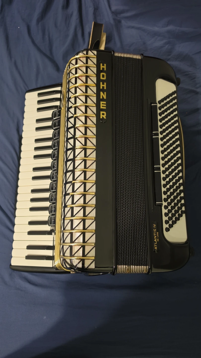 Hohner Atlantic IV De Luxe Accordion - photo 4