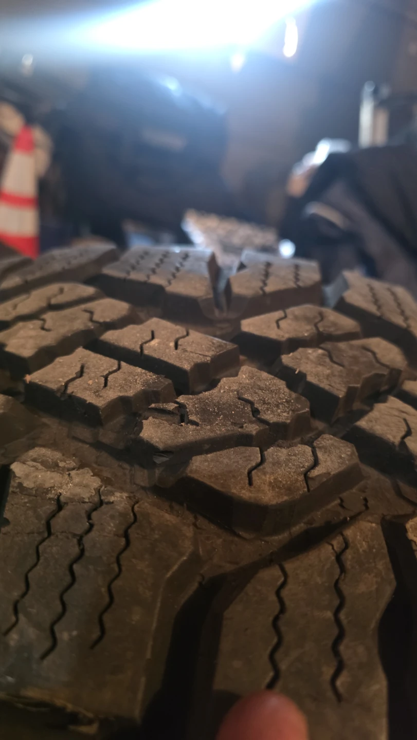 Goodyear Wrangler tire 265/70 R16 with aluminum 5 bolt Ford rim - photo 2