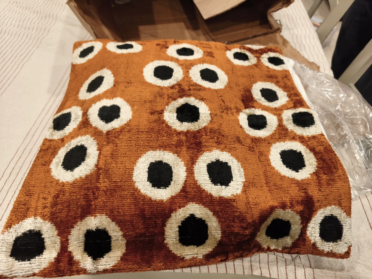 Canvello decorative handmade silk cushion covers - photo 2
