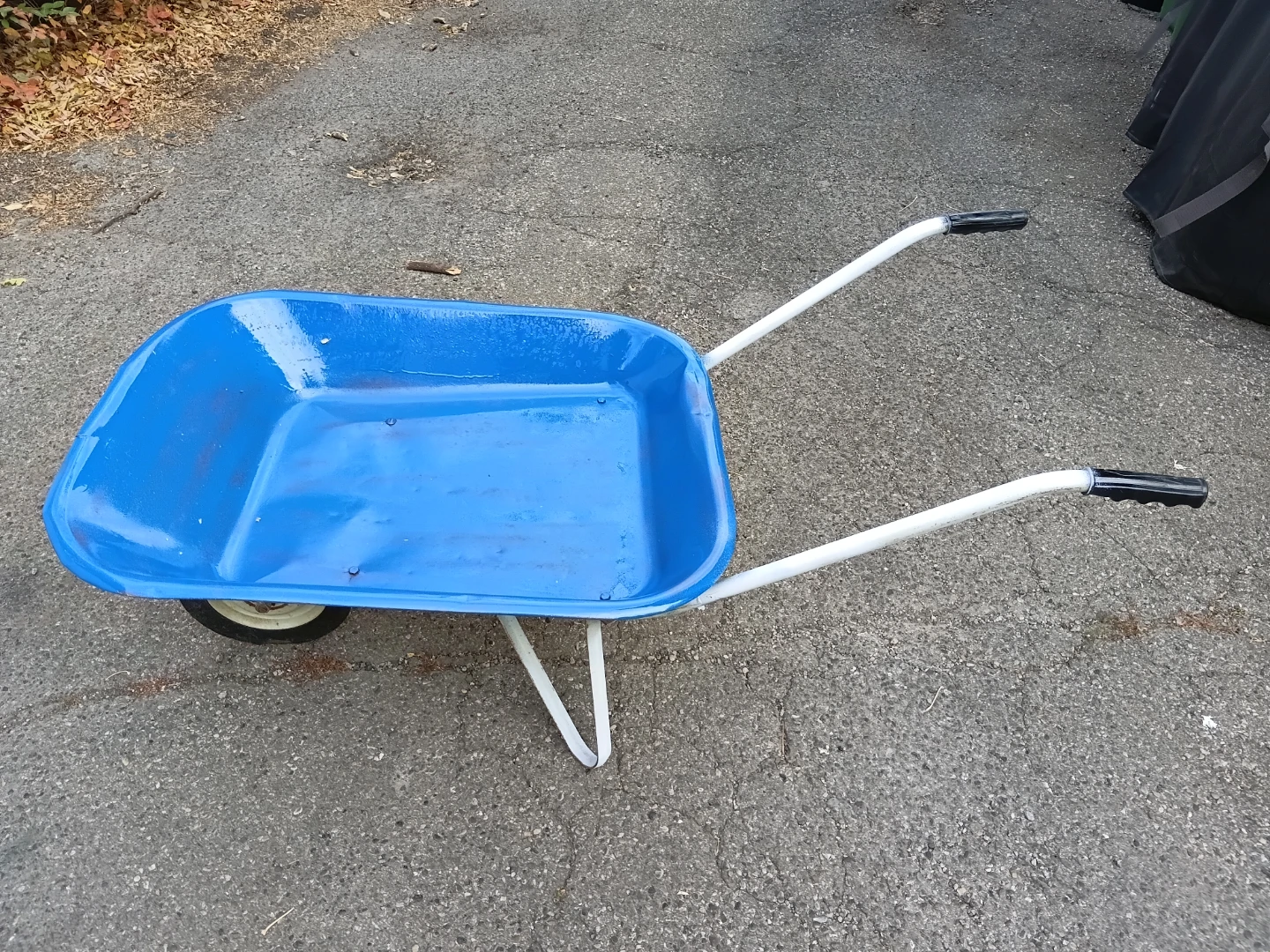 Blue Metal Compact Wheelbarrow