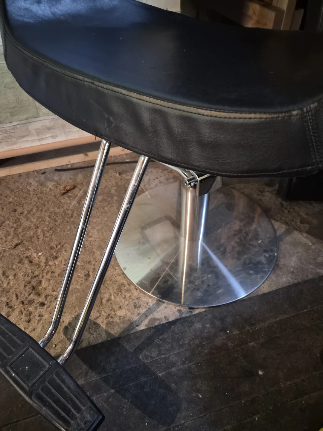 2 Black Salon Chairs - photo 4