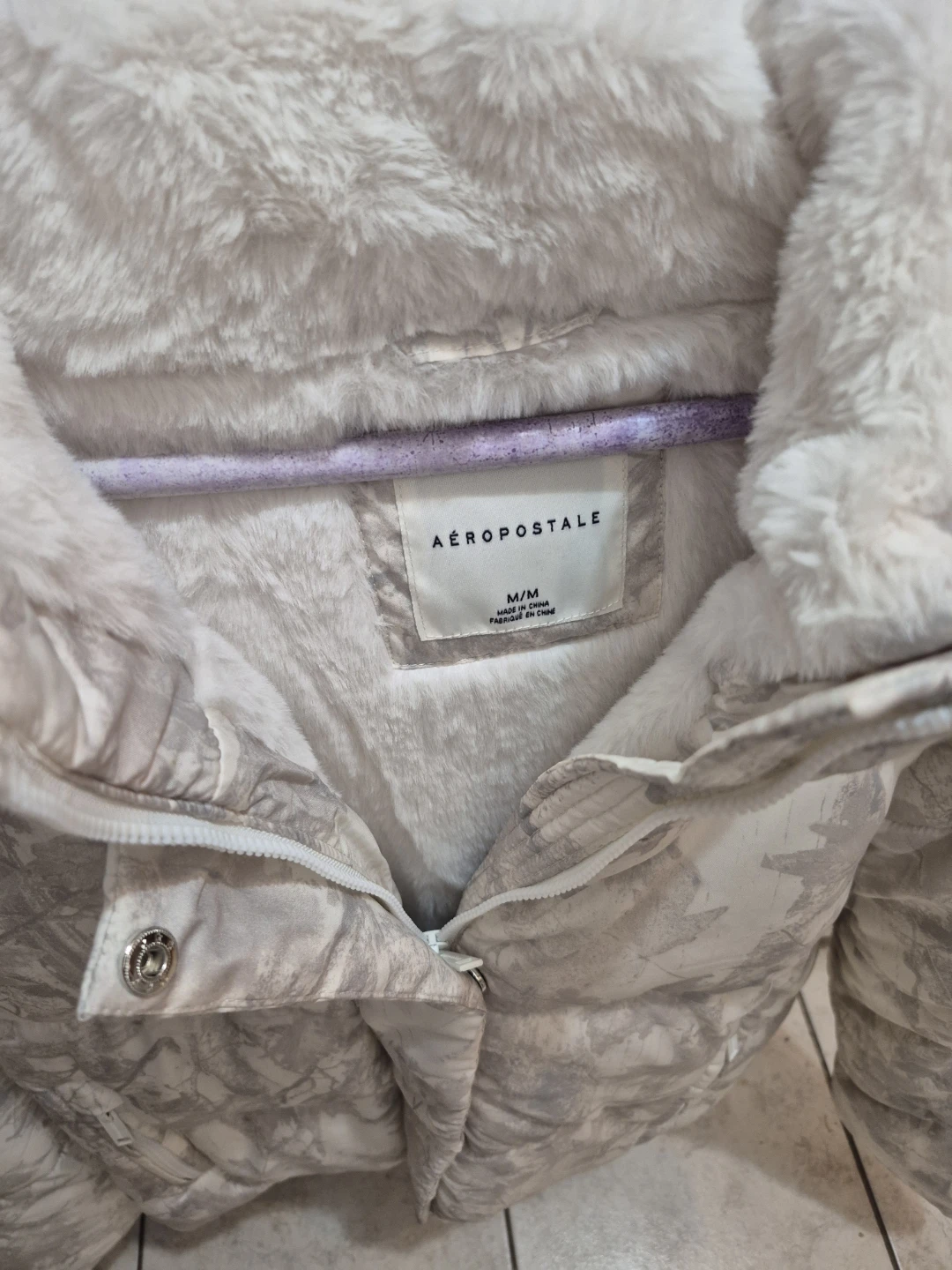 BN)Aeropostale Puffer Size M/M  Grey and White - photo 3