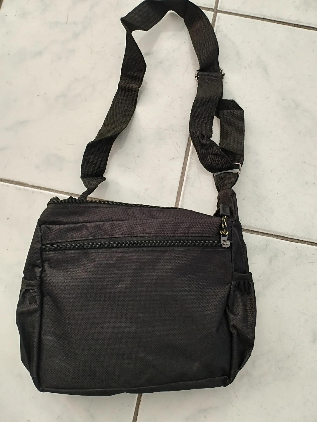 New black crossbody bag great for travel - photo 2