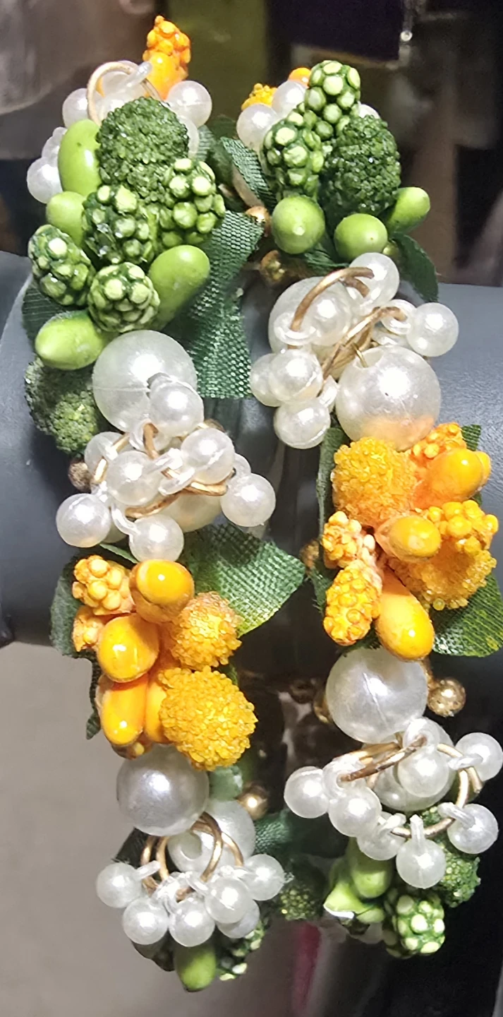Floral and Pearl Decorative bangles / Bracelet Set - photo 2