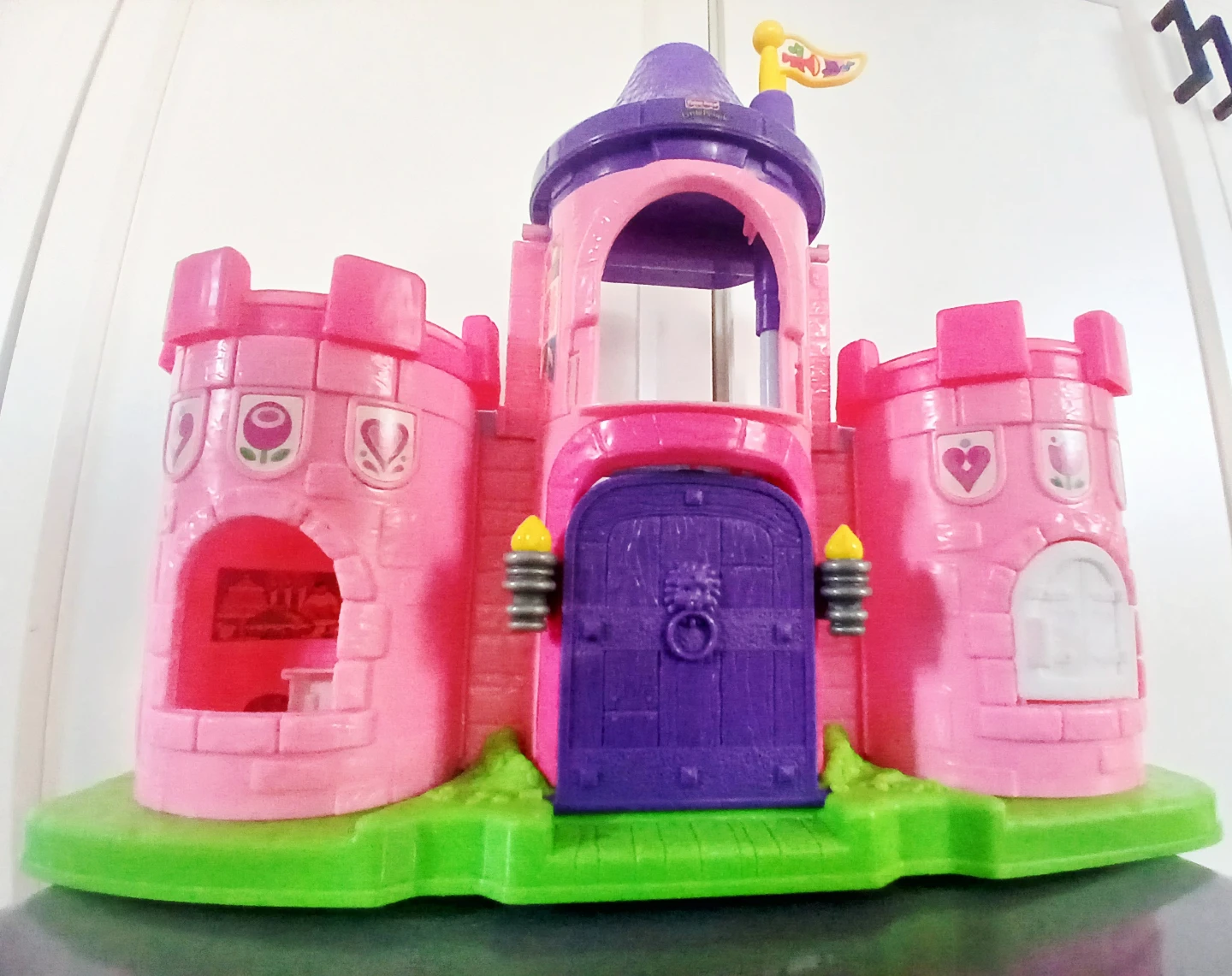 FREE Fisher-Price Little People Princess Castle - photo 3