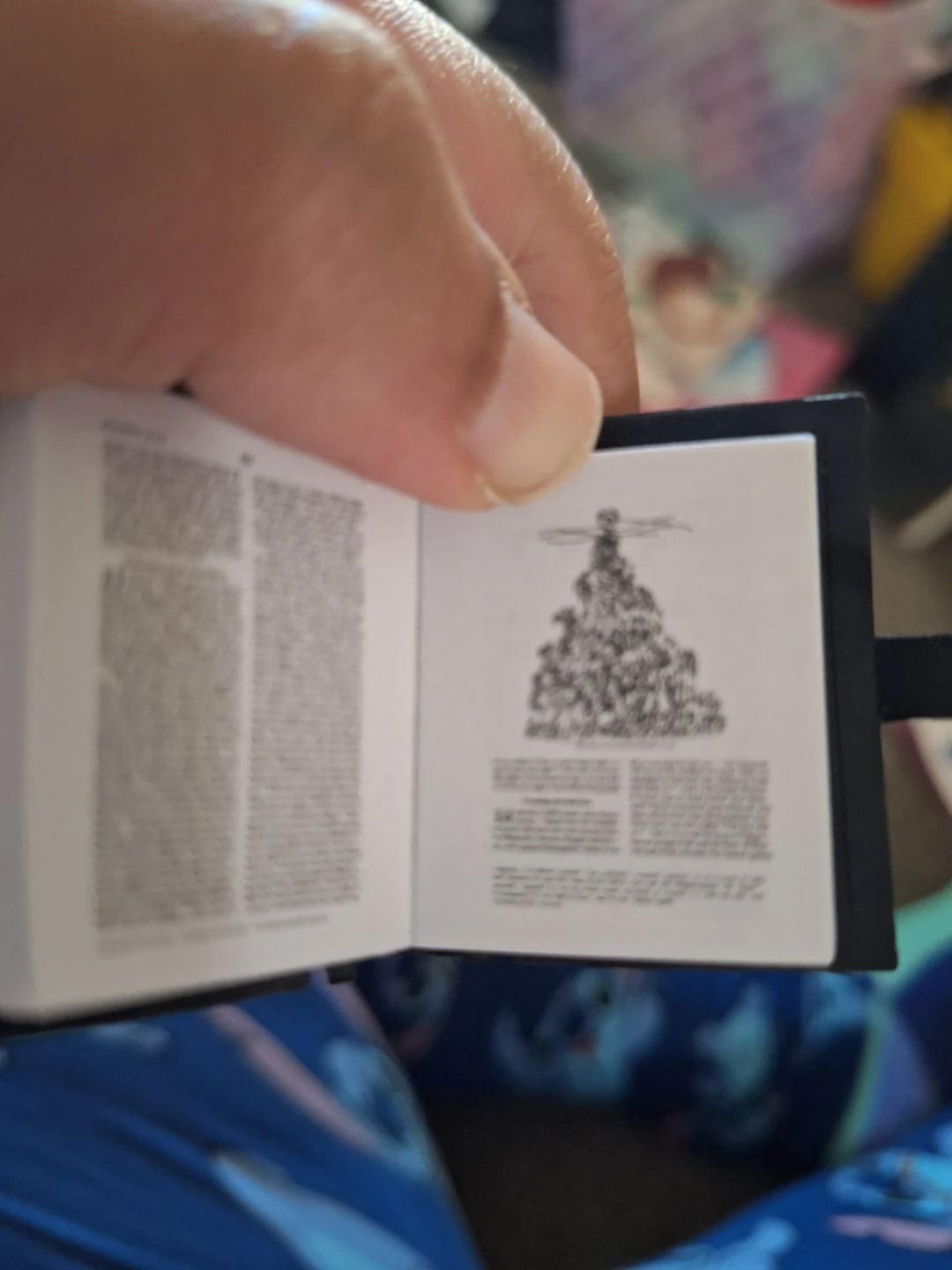 Miniature Holy Bible Keychain - photo 2