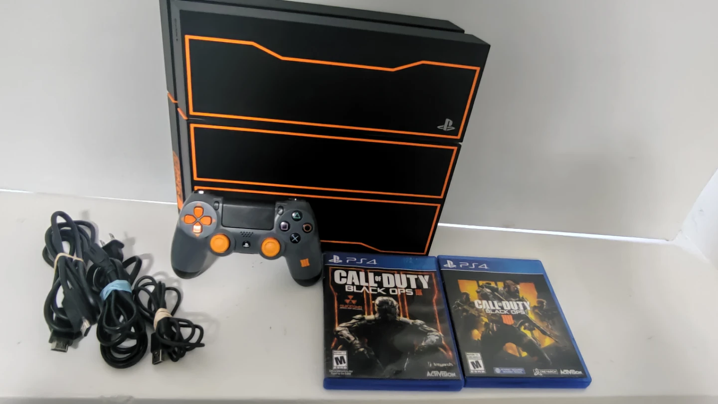 Sony PlayStation 4 Call of Duty: Black Ops III Edition