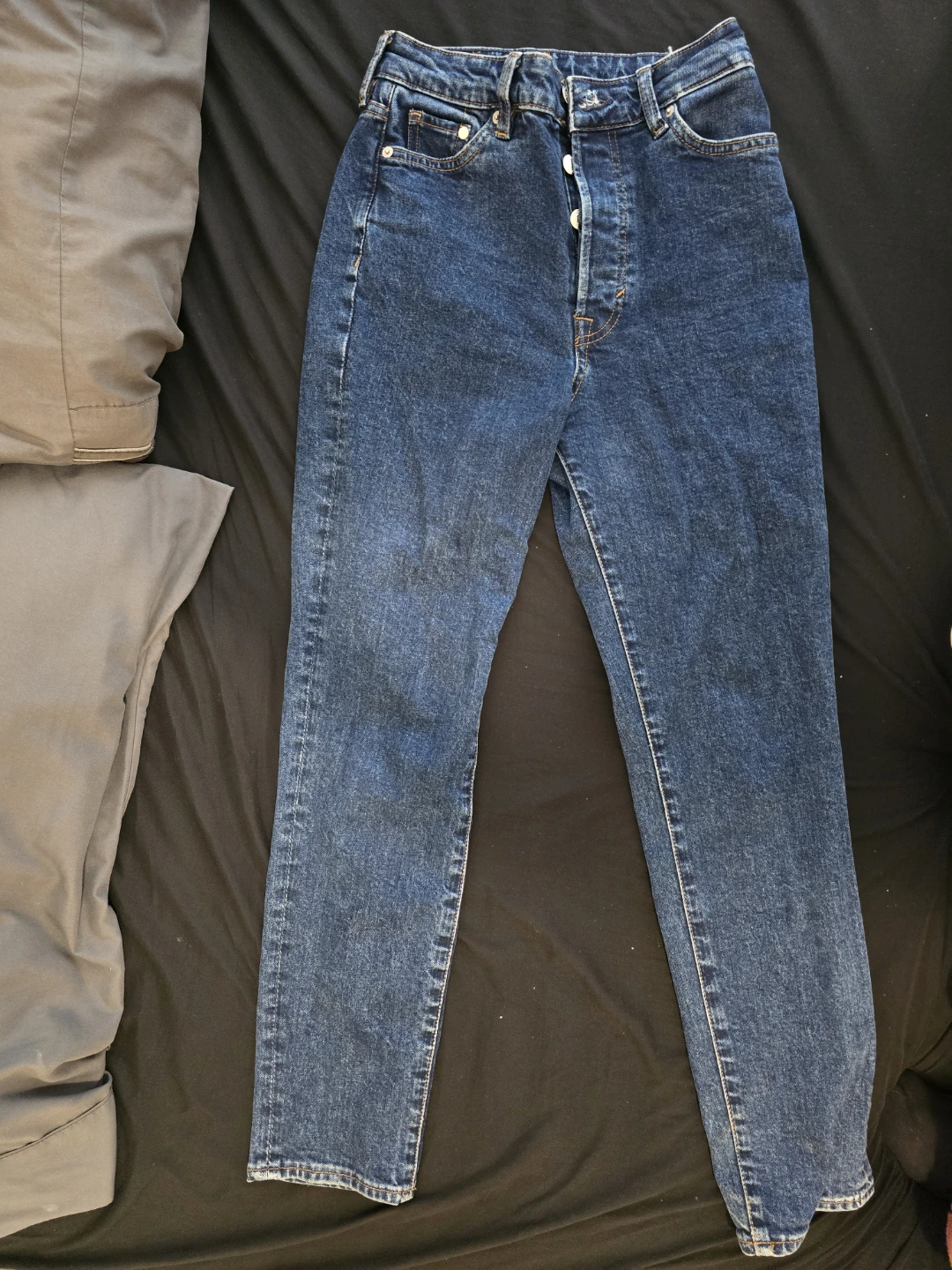 H&M Mom Jeans Ultra High Waist - Size 2