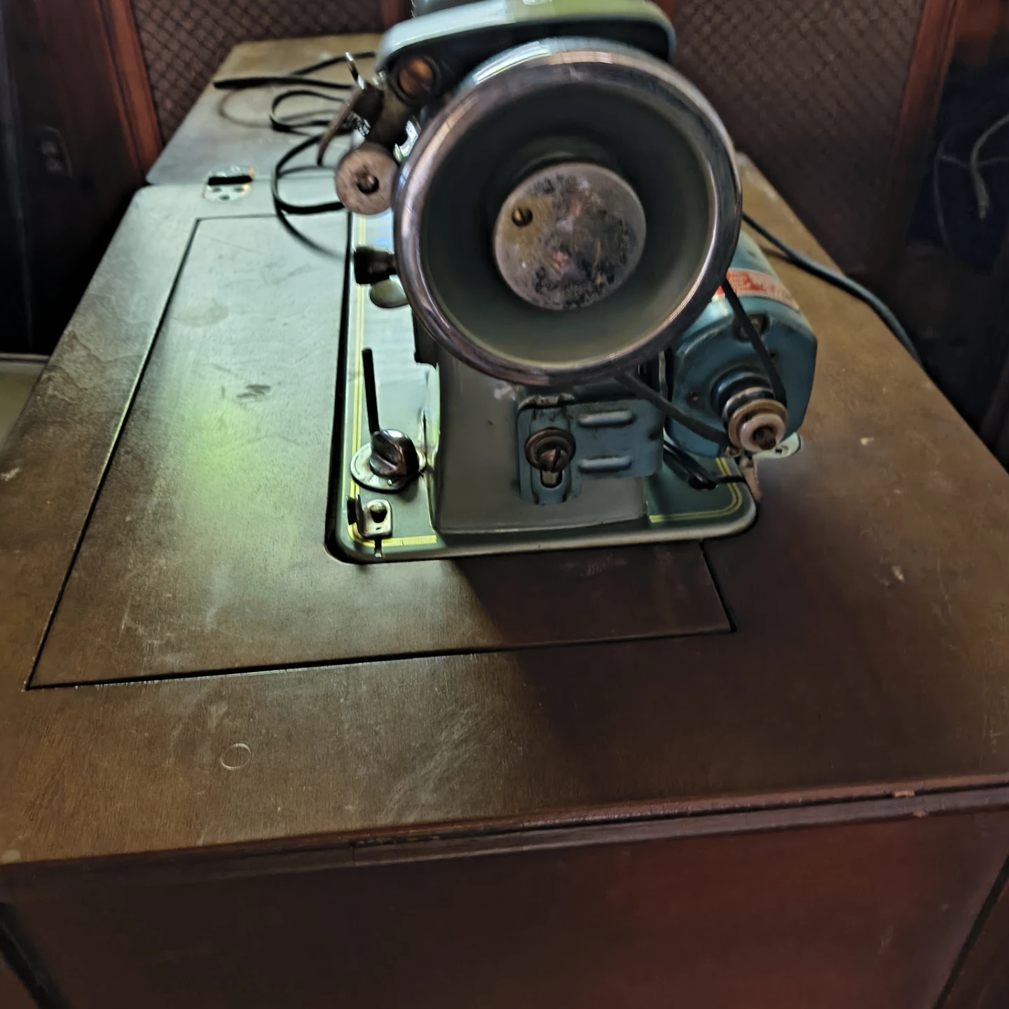 Vintage Simpsons-Sears Sewing Machine C 877.50 - photo 2