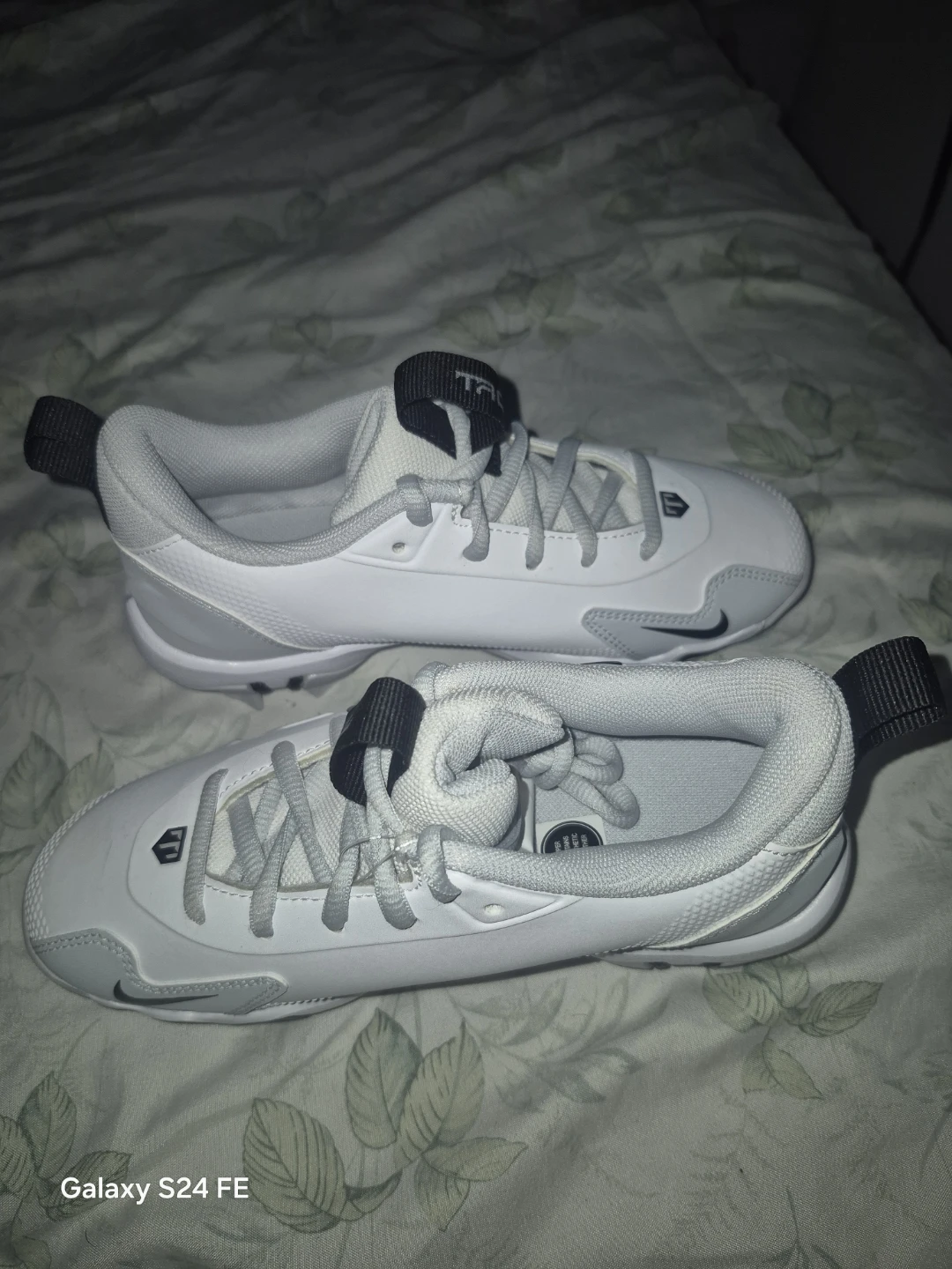 Nike Trout 7 White Baseball Cleats, Size 1Y - photo 3