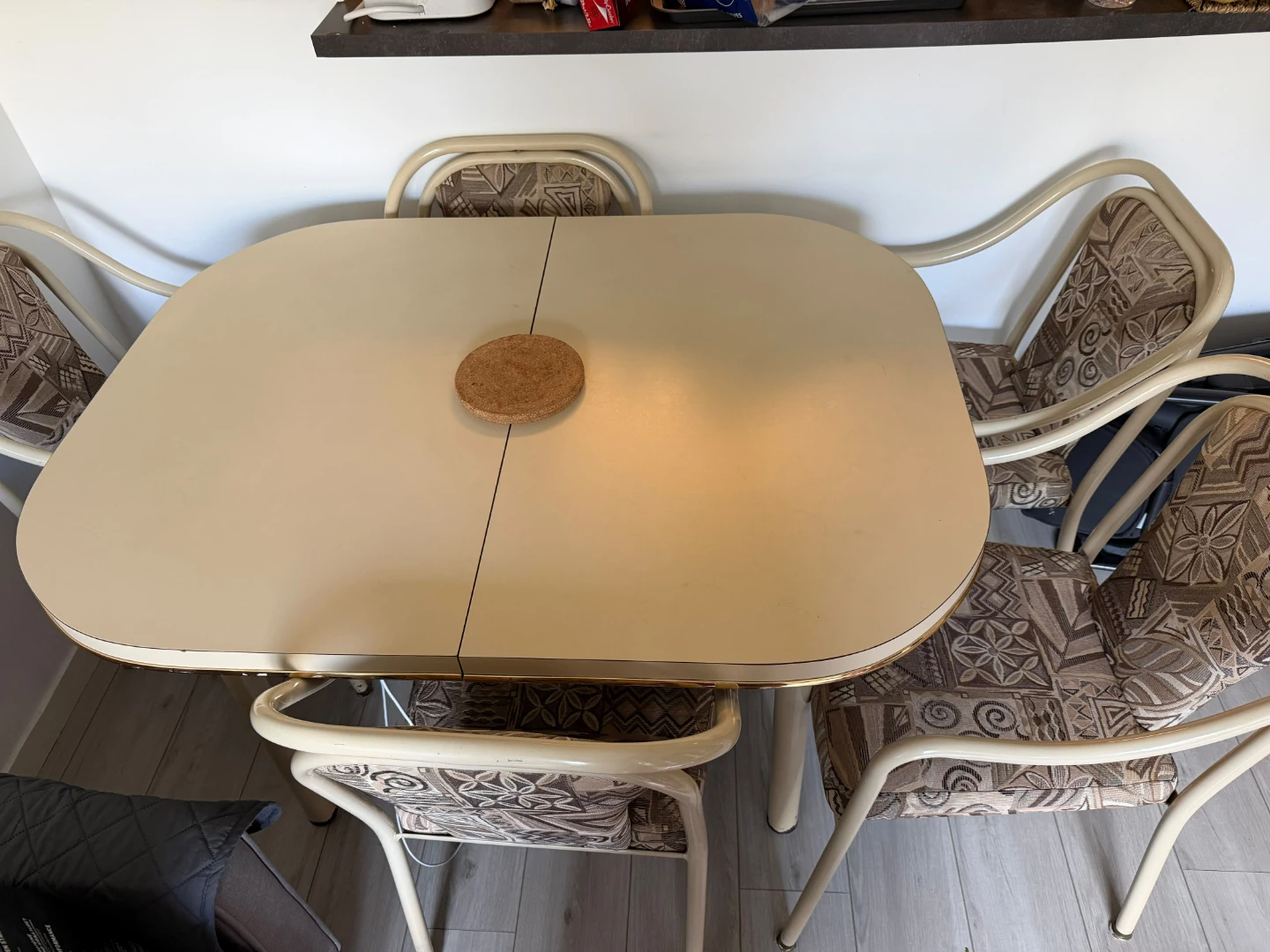 Extendable Dining Table  and 6 Chairs - photo 5