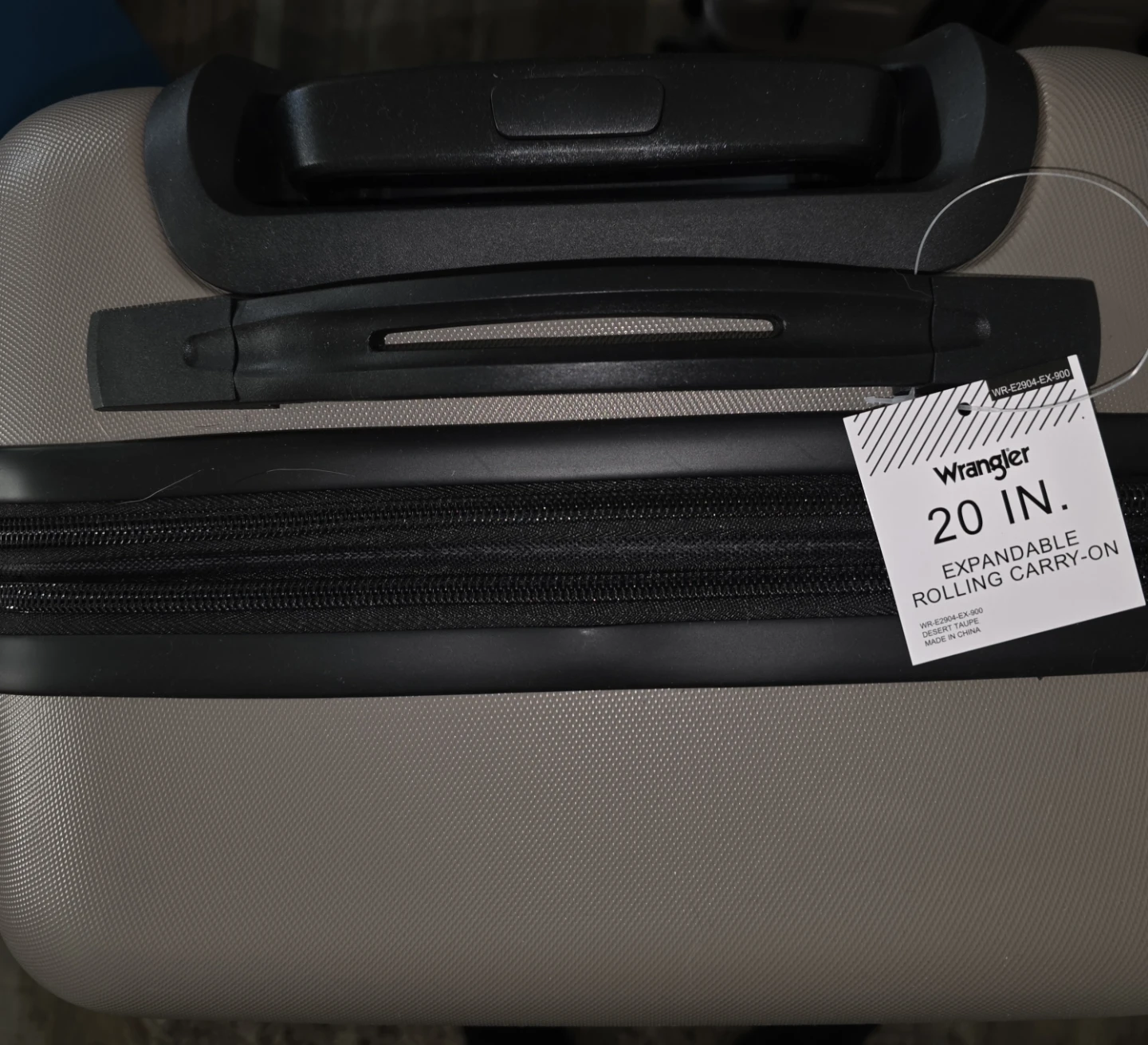 Wrangler 20-inch and 28 inch Expandable luggage set - photo 2