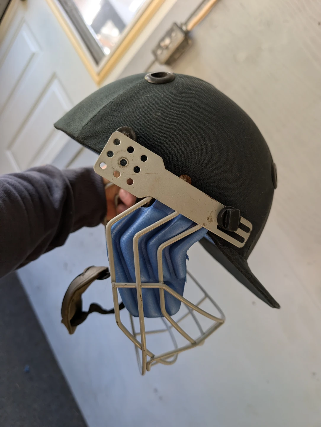 Black Ash Cricket Helmet - photo 2