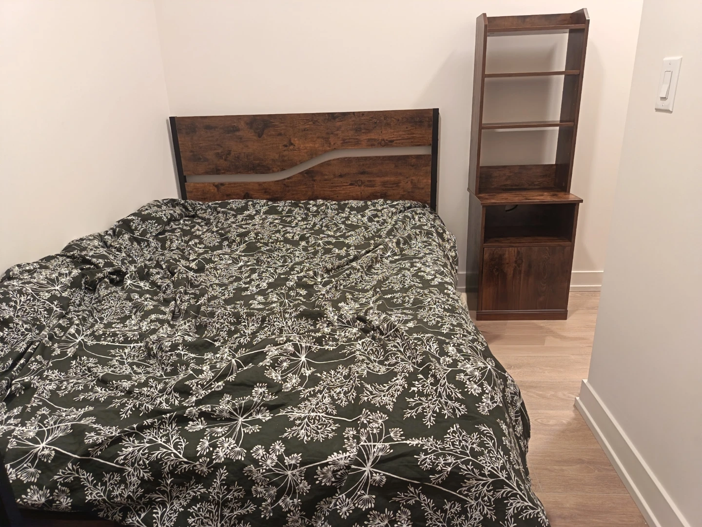 COSTWAY Full Size Bed Frame with Headboard – Like New