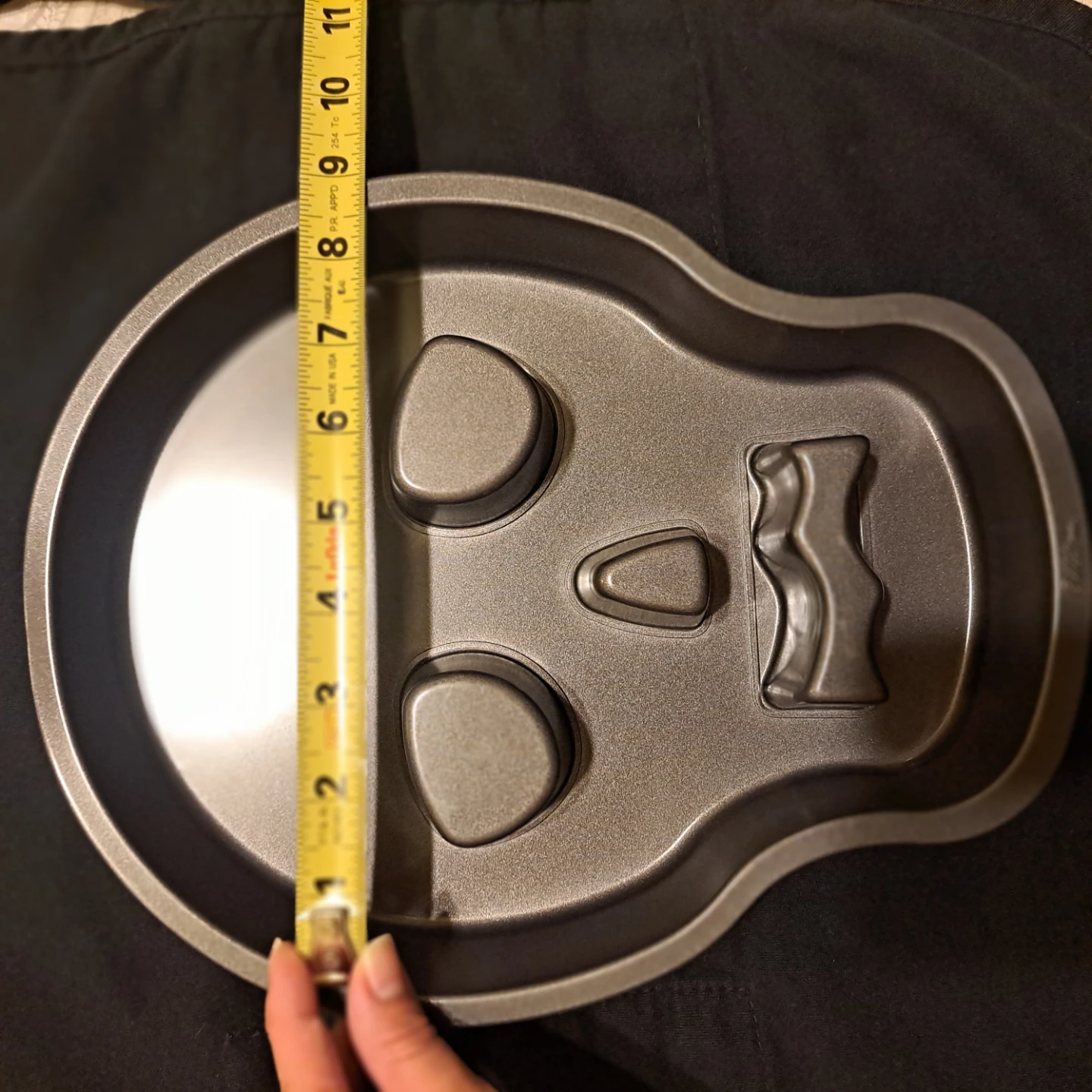 Wilton skull cake pan - photo 4