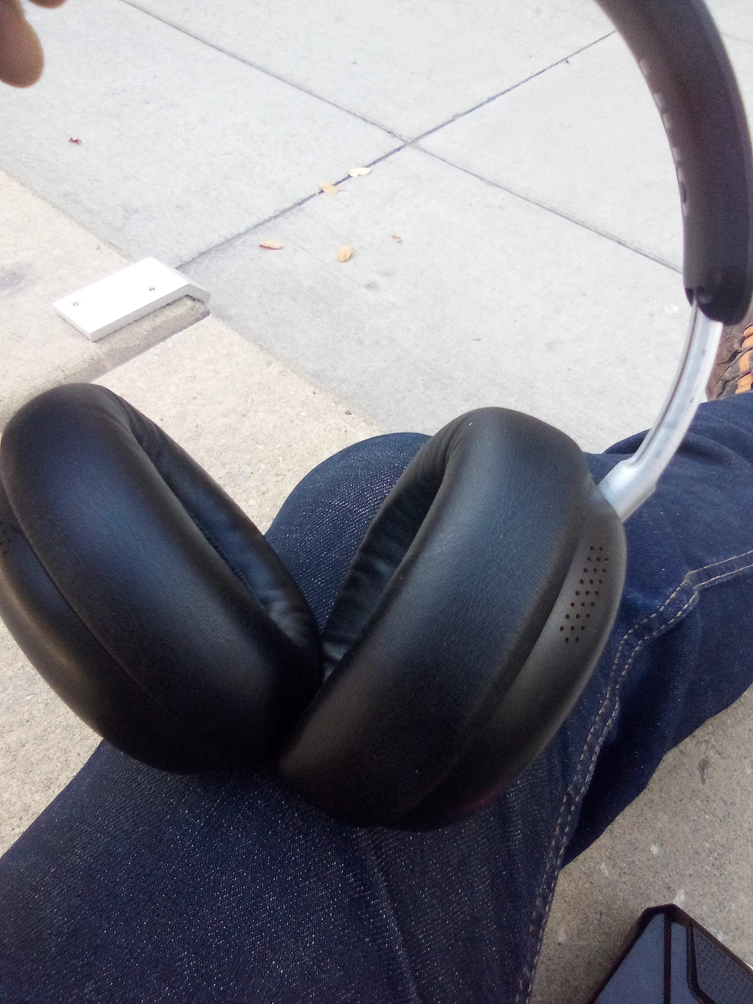Onn Over-Ear Headphones - photo 3