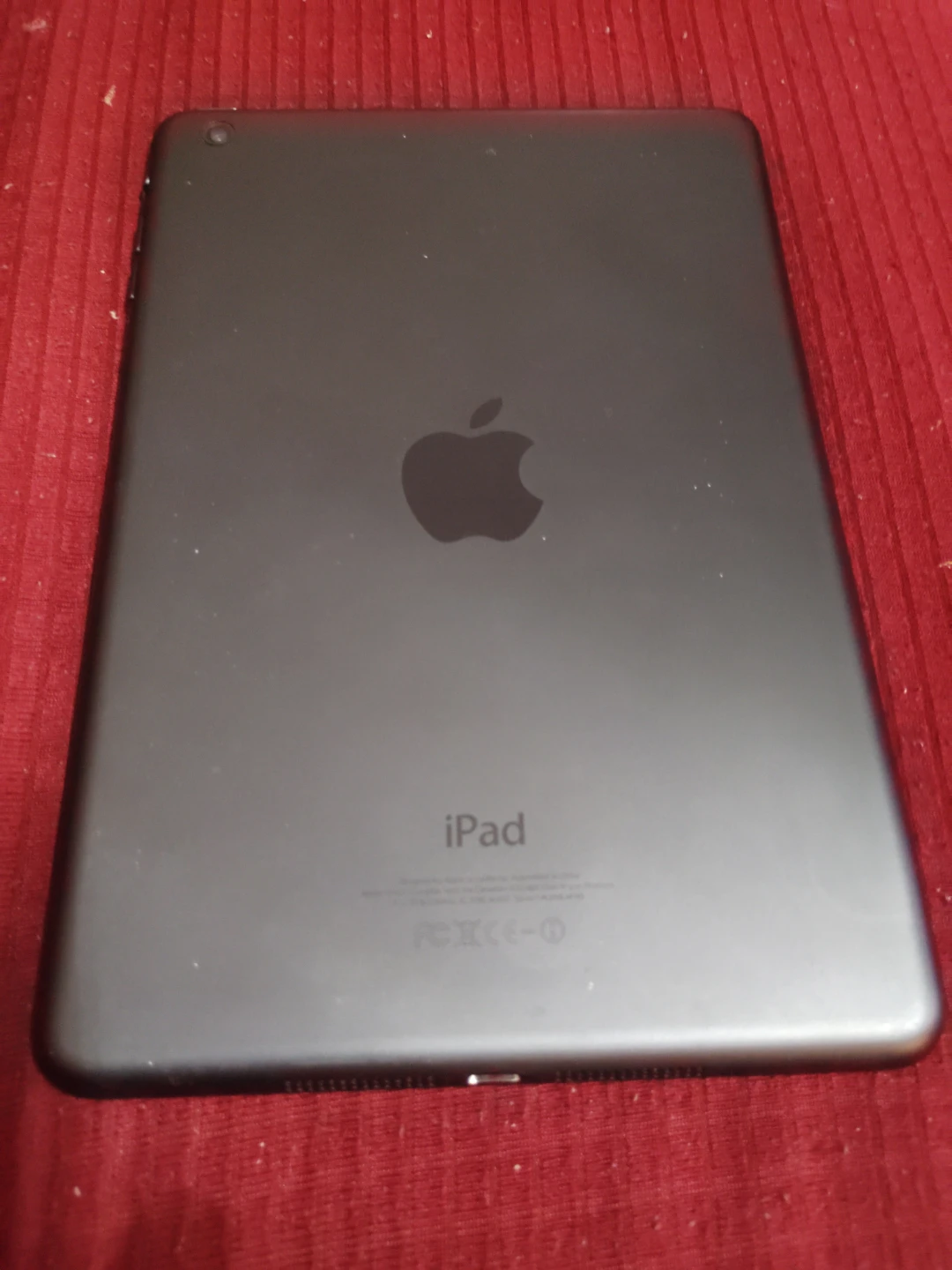 Apple iPad with Folding Case (first generation) - photo 2