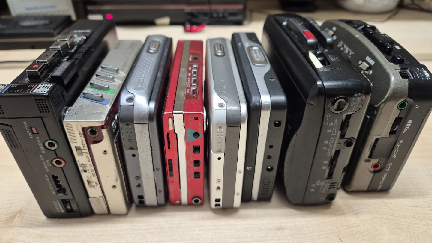 Vintage Sony & Panasonic Walkmans (For Parts / Repair / Display) - photo 4