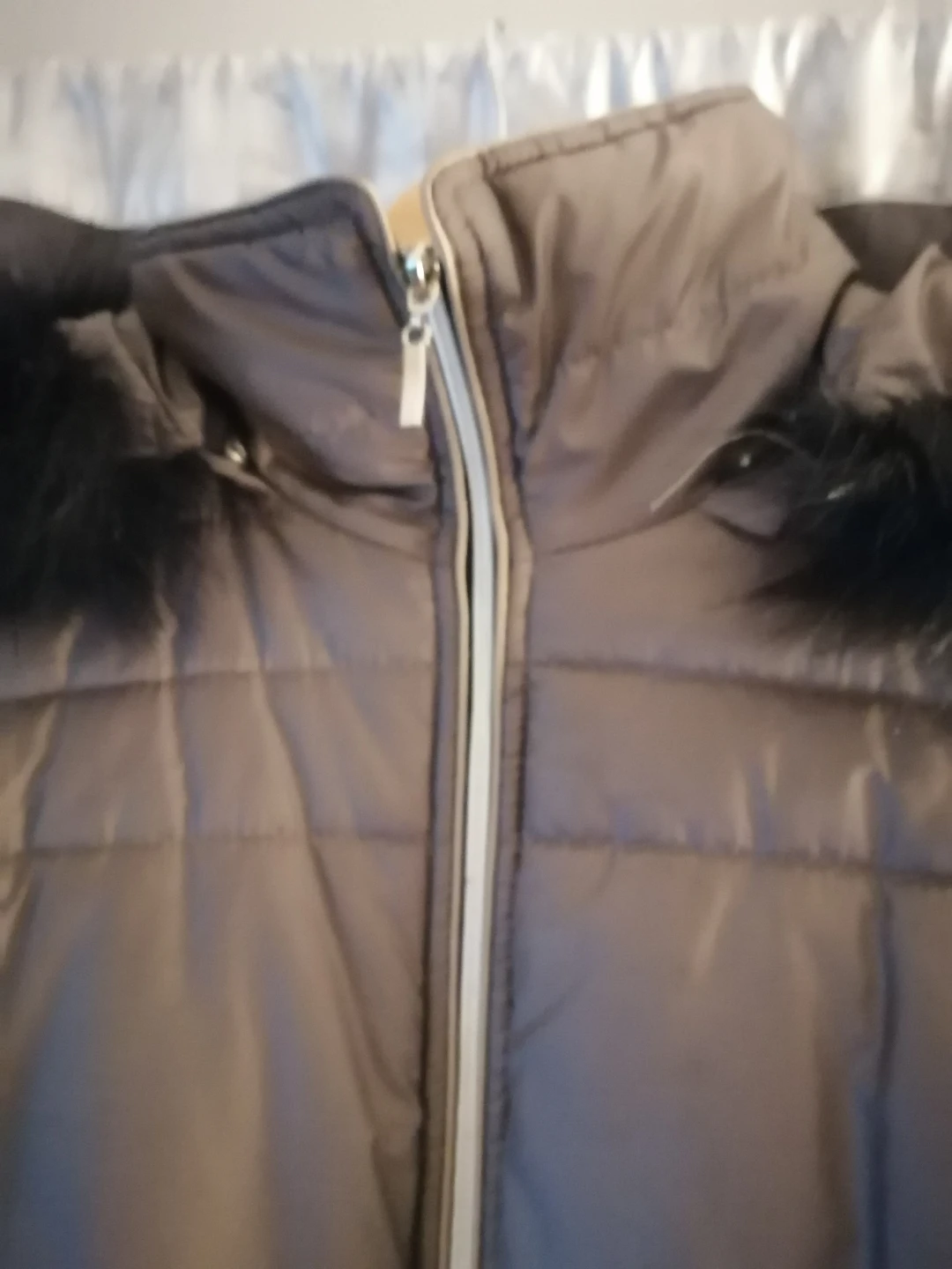 European (UK)Taupe Puffer Jacket with Faux Fur Hood. Fits XL - photo 4