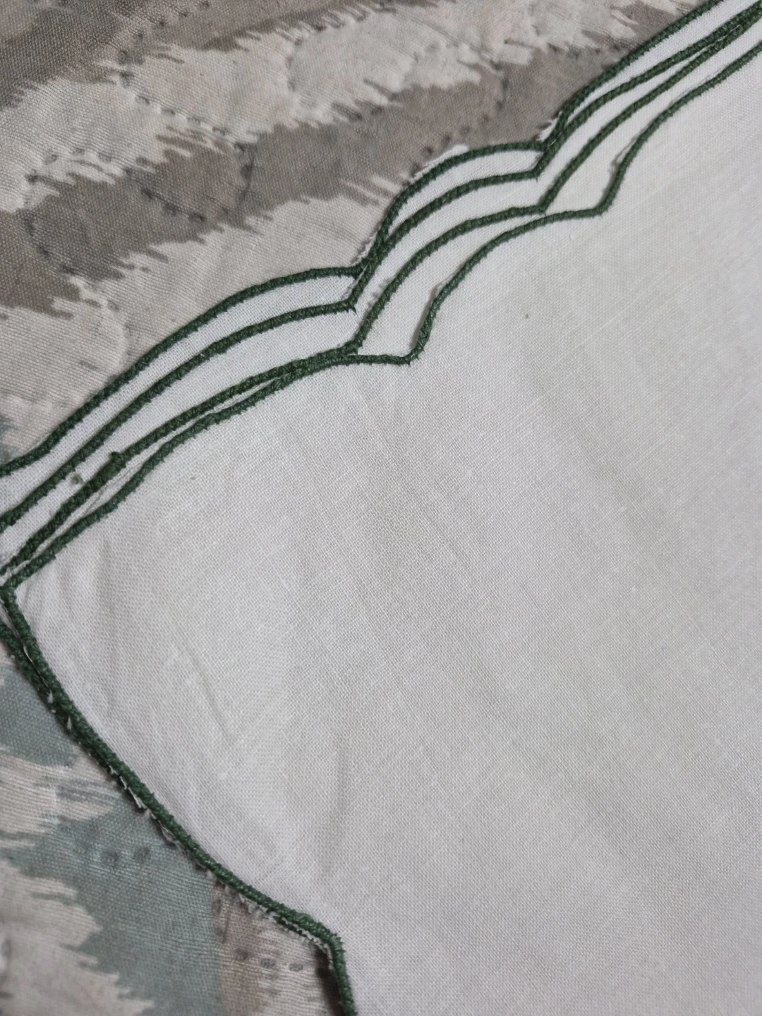 Beautiful Set of 4 Embroidered Linen Napkins 100% Cotton - photo 2