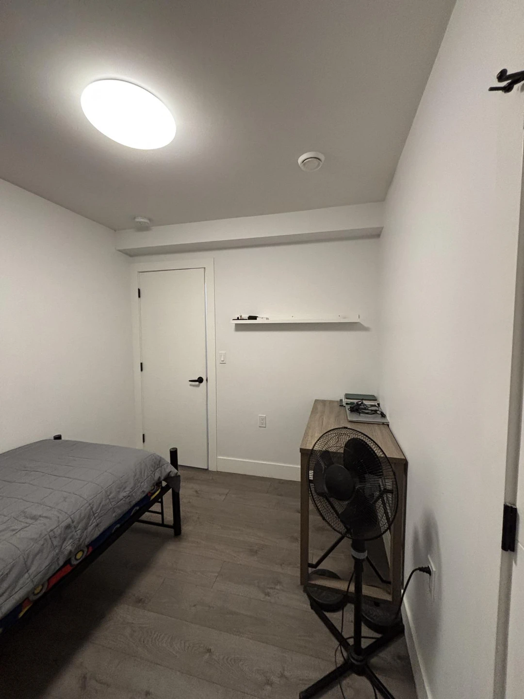 Basement suite for Lease in Burnaby - photo 4