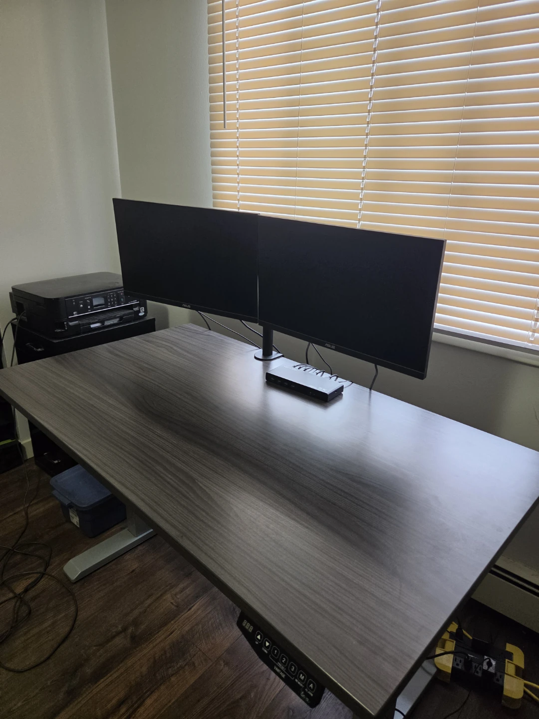 Alinea Vantage Standing Desk