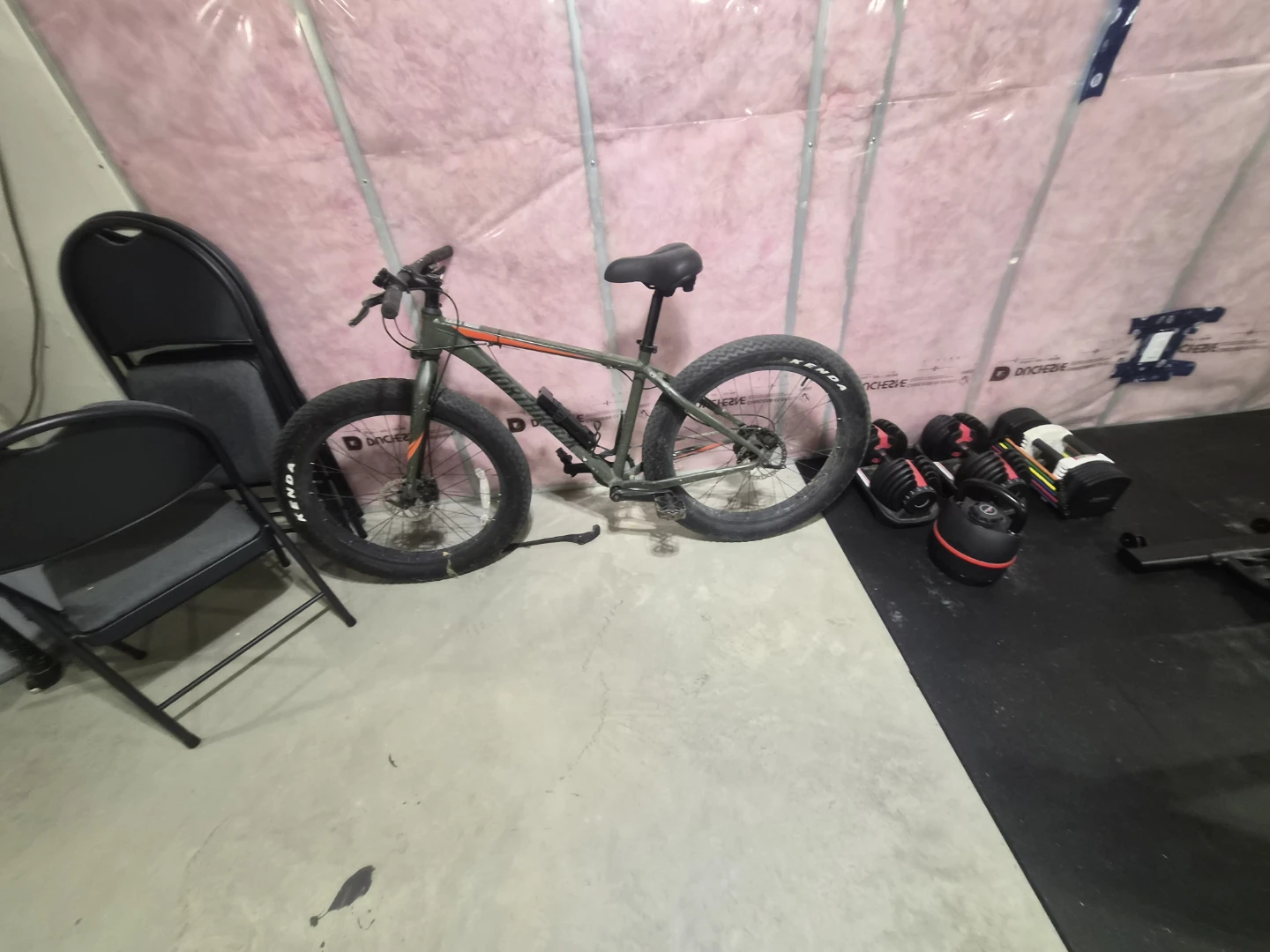 Mongoose fat tire mountain bike