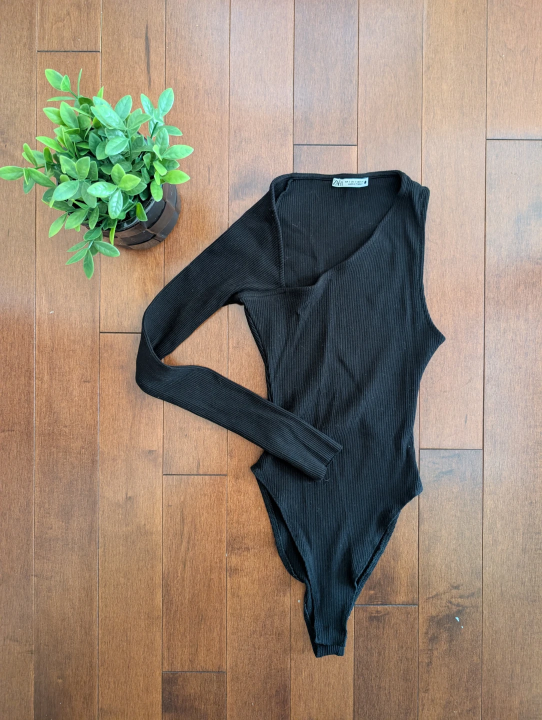 ZARA ONE SLEEVE RIBBED BODYSUIT