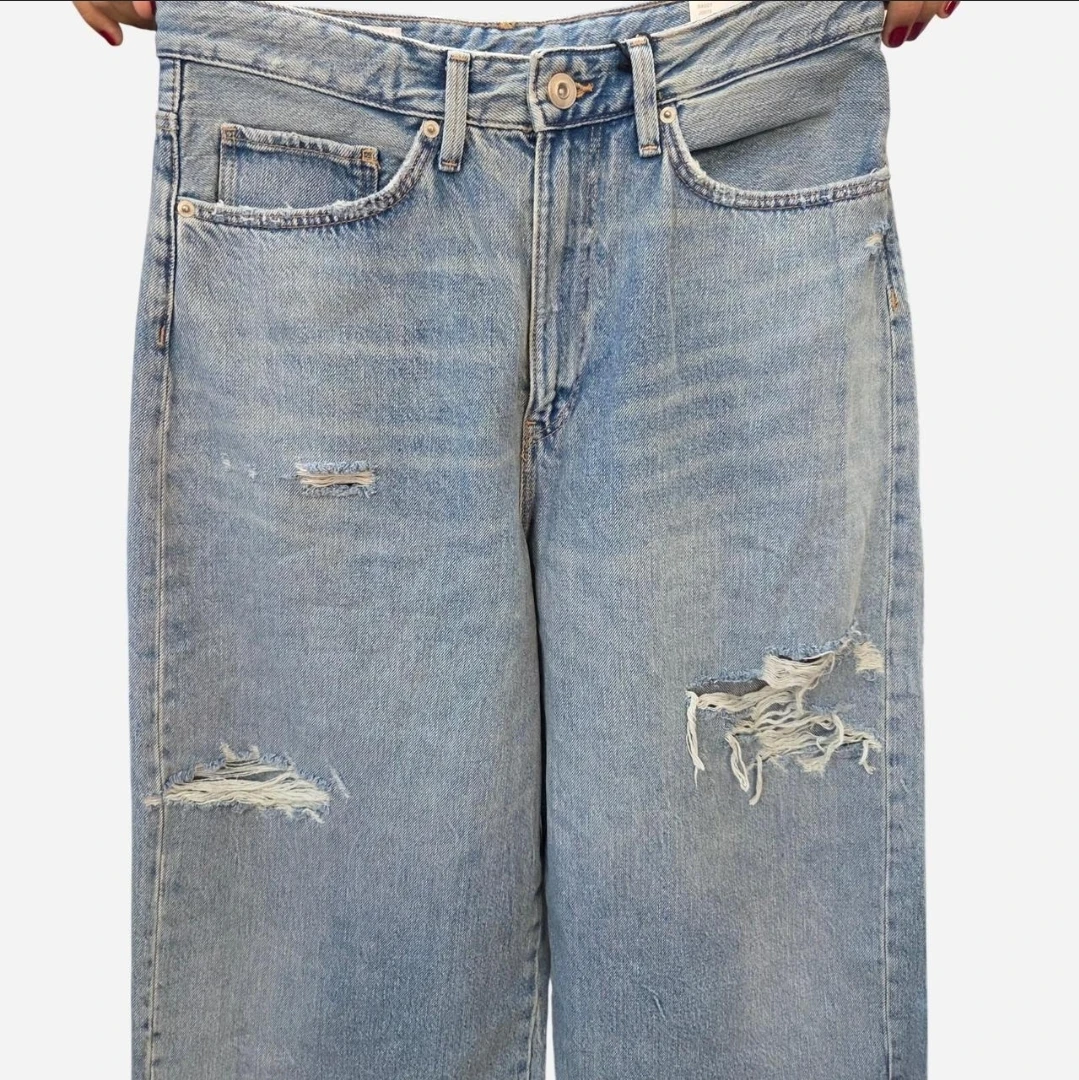 Zara Distressed Light Wash Jorts