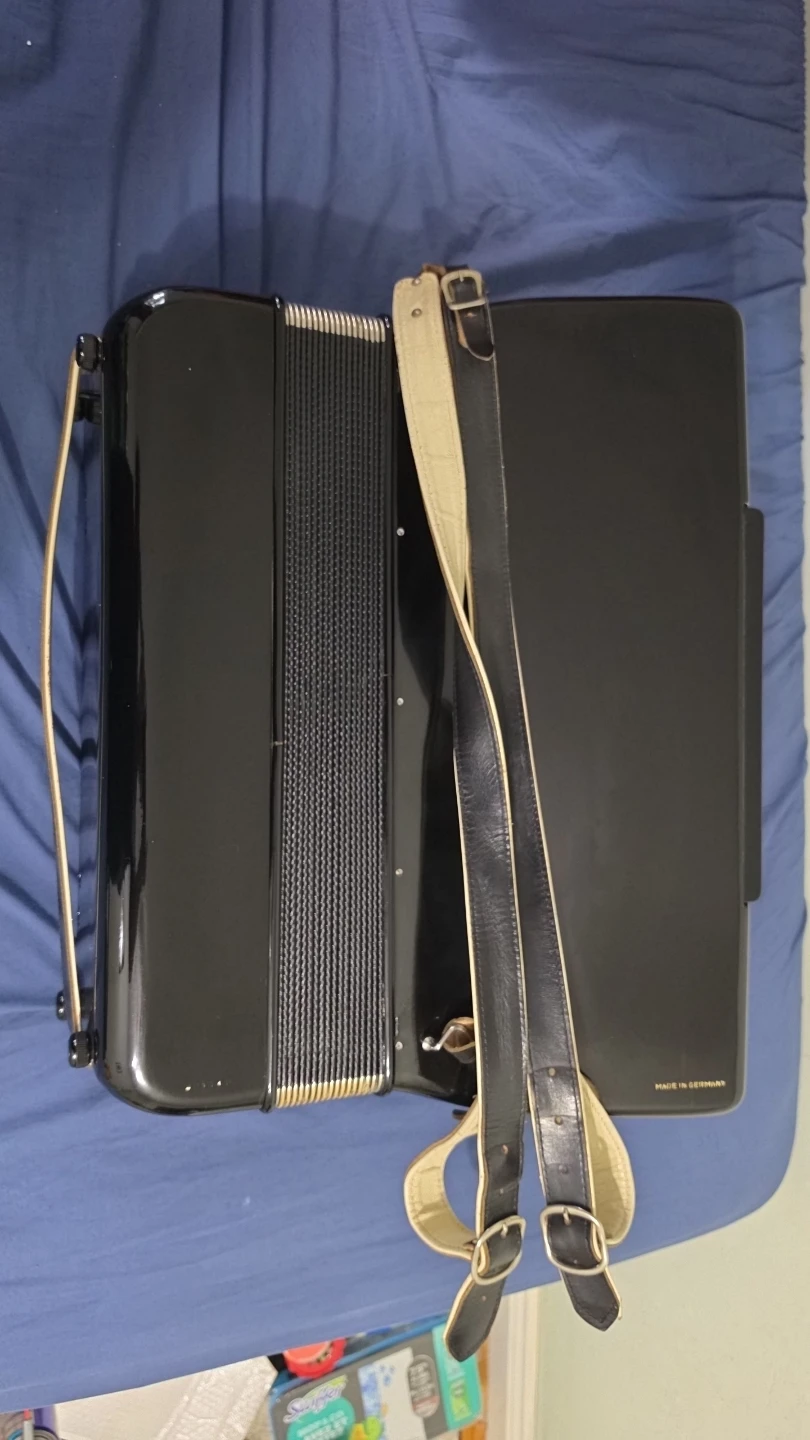 Hohner Atlantic IV De Luxe Accordion - photo 5