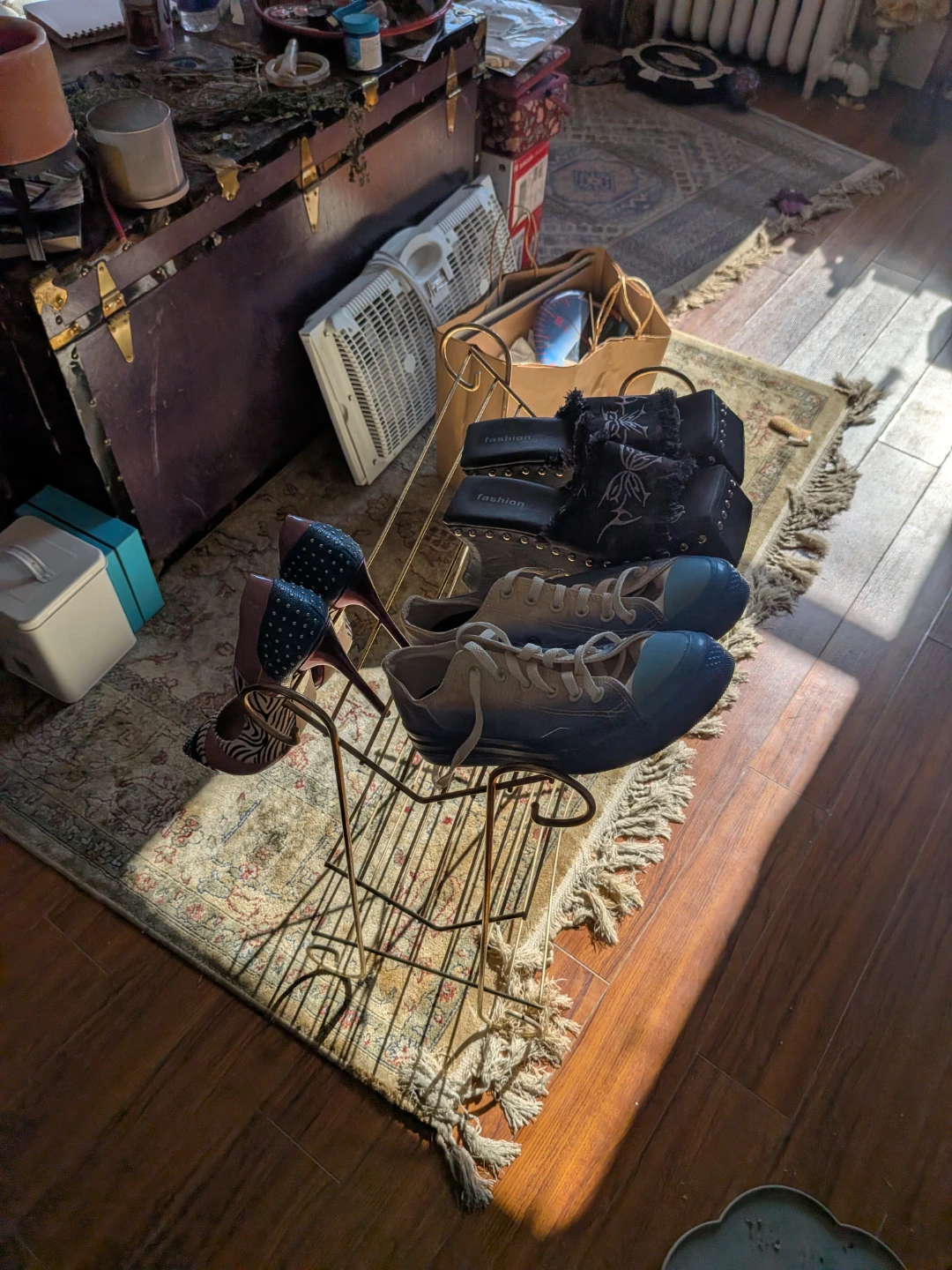 Brass vintage shoe rack - photo 4