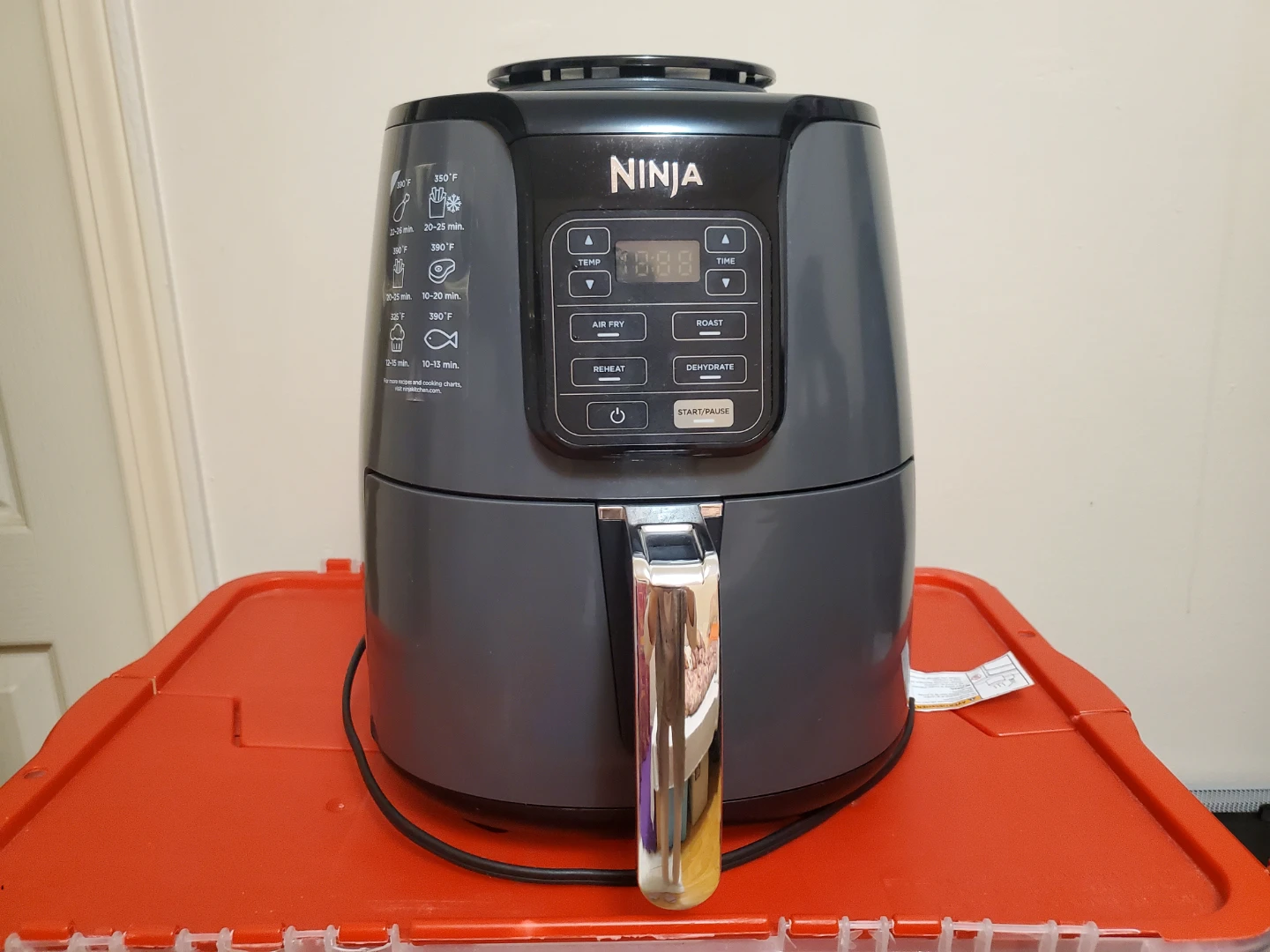 Ninja Air Fryer AF100 JM1