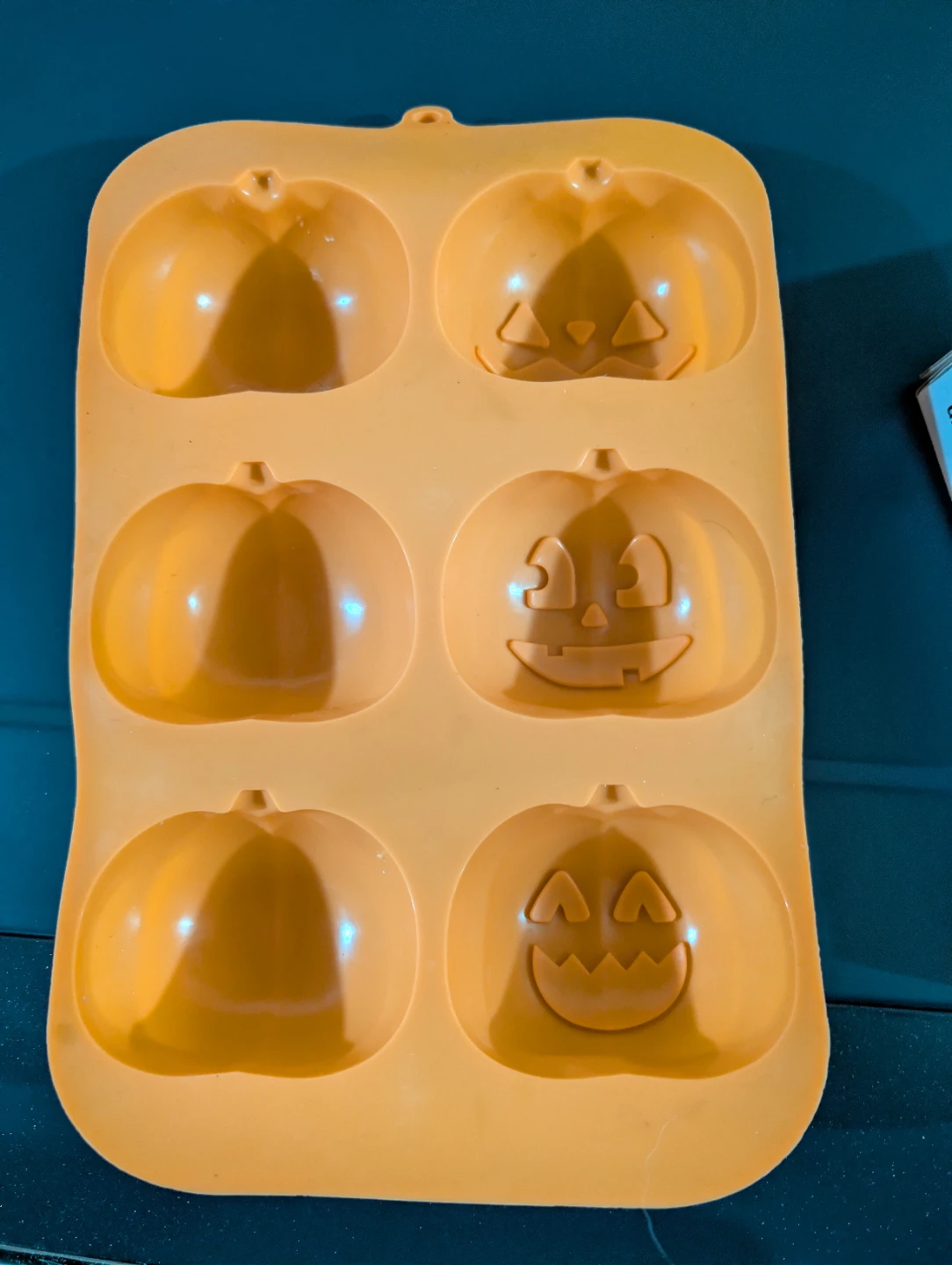Silicone Jack-o'-lantern Baking Mold