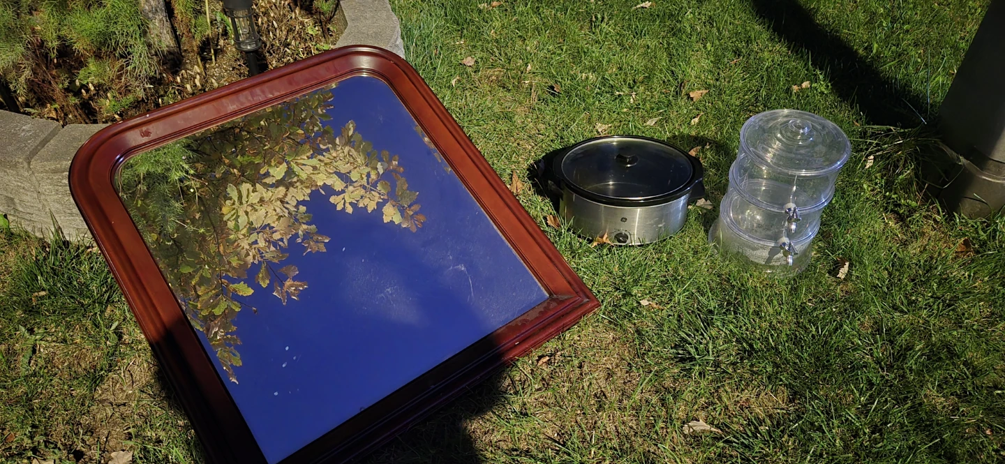 Free pickup : Mirror, GE Slow Cooker, and Beverage Dispenser