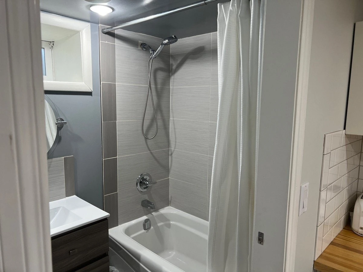 A FURNISHED PRIVATE ONE BEDROOM AVAILABLE NOW - photo 2