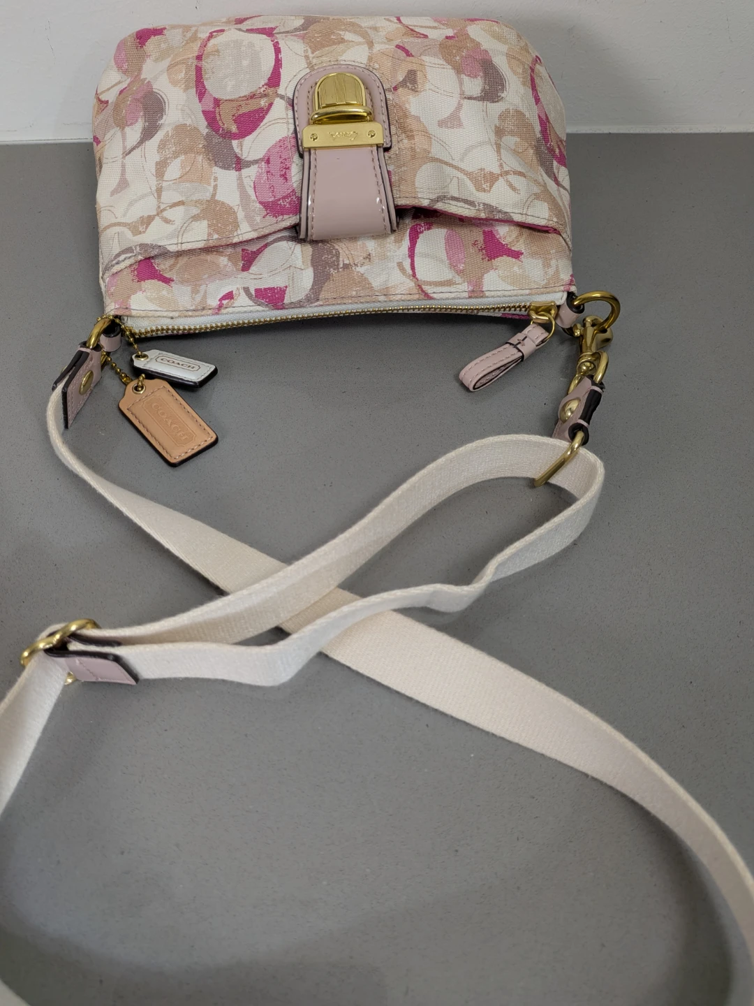 Coach Signature C Crossbody Bag Vintage Y2K Pink 🩷 - photo 5