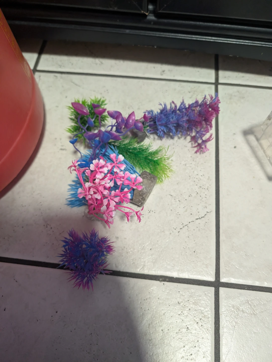 Fish tank obstacles