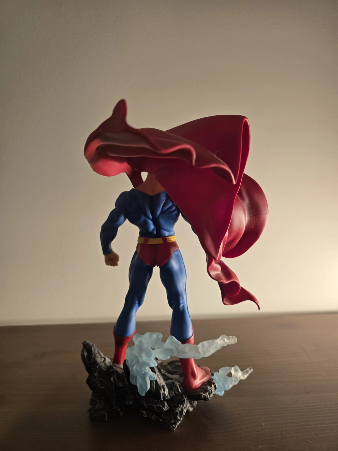 Superman Action Figure Statue - photo 5