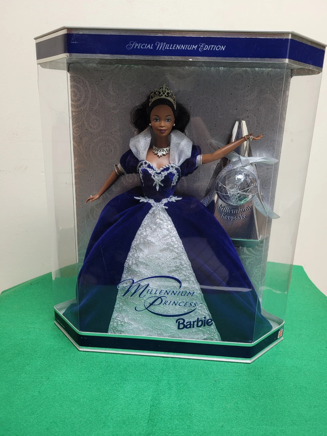 Special Millennium Edition Barbie Doll - photo 5
