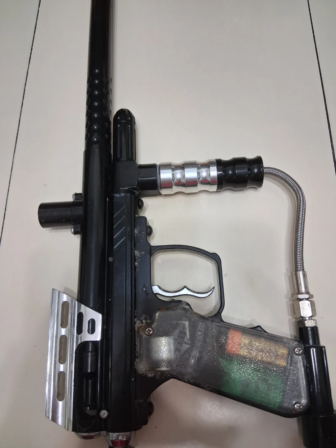 Paintball markers and 16 oz CO2 cylinders - photo 4