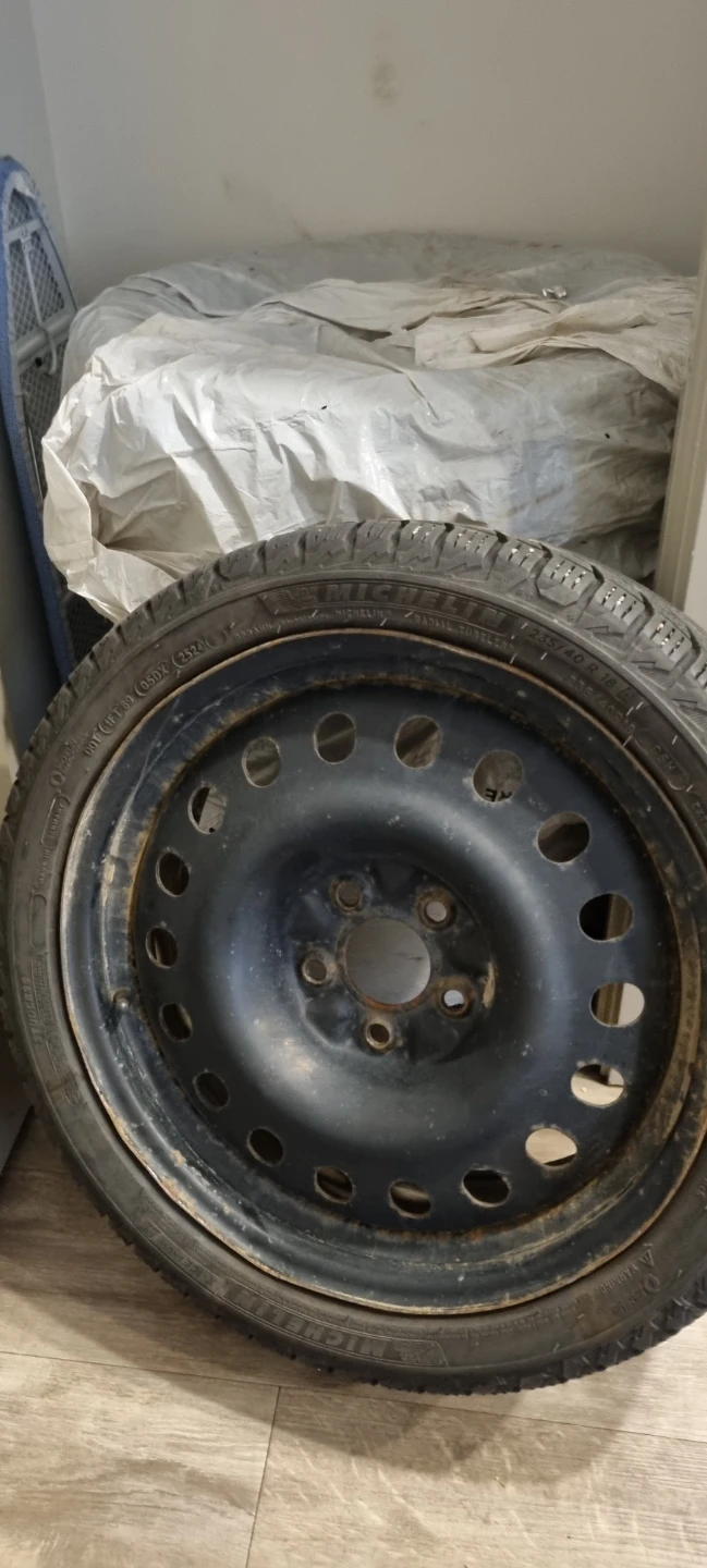 4 set of Michelin 235/40R18 Winter Tire on Steel Rim
