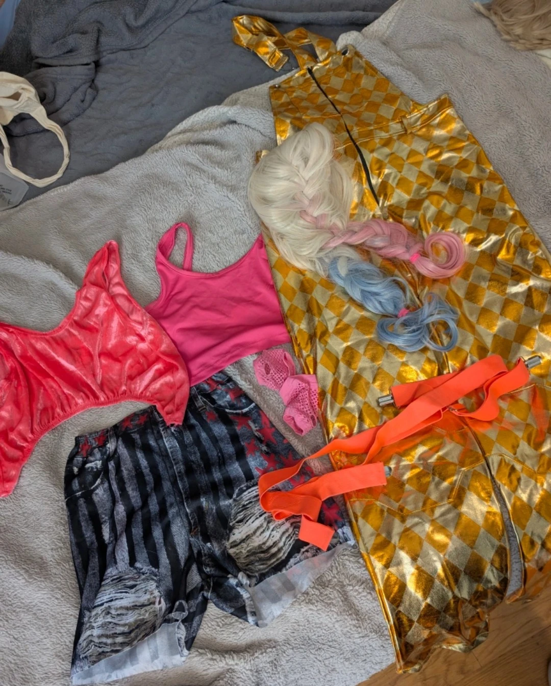 2 Birds of Prey Halloween costumes,WIG & Accessories included! - photo 2