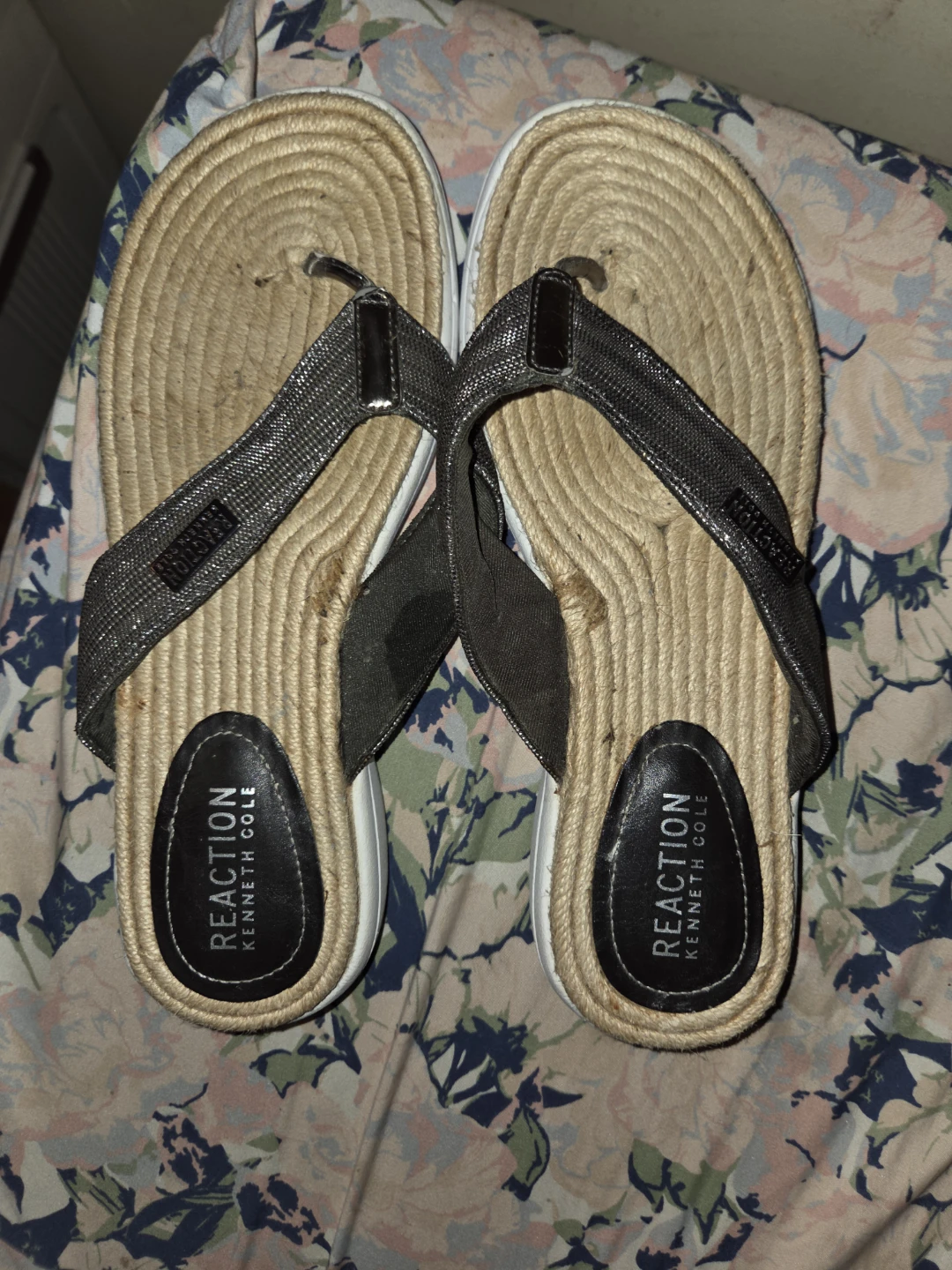 Reaction By Kenneth Cole Copper Sparkle Sandal in a Ladies 7.5