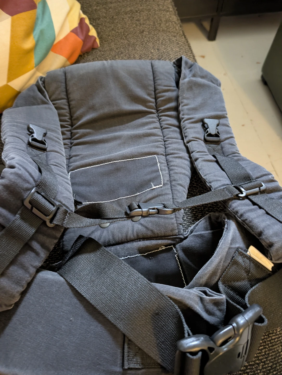 Dark grey baby carrier - photo 2