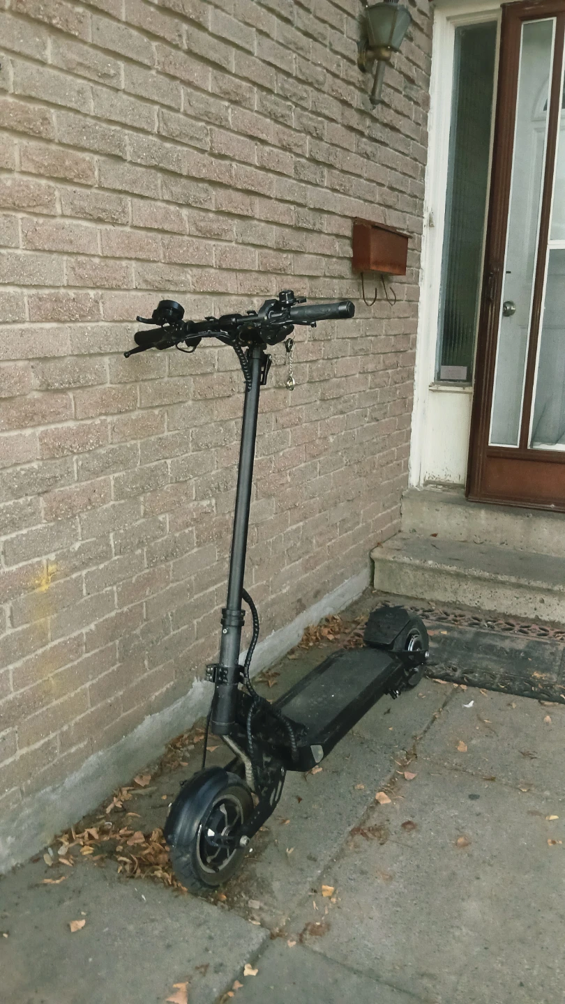Apollo Ghost Electric Scooter