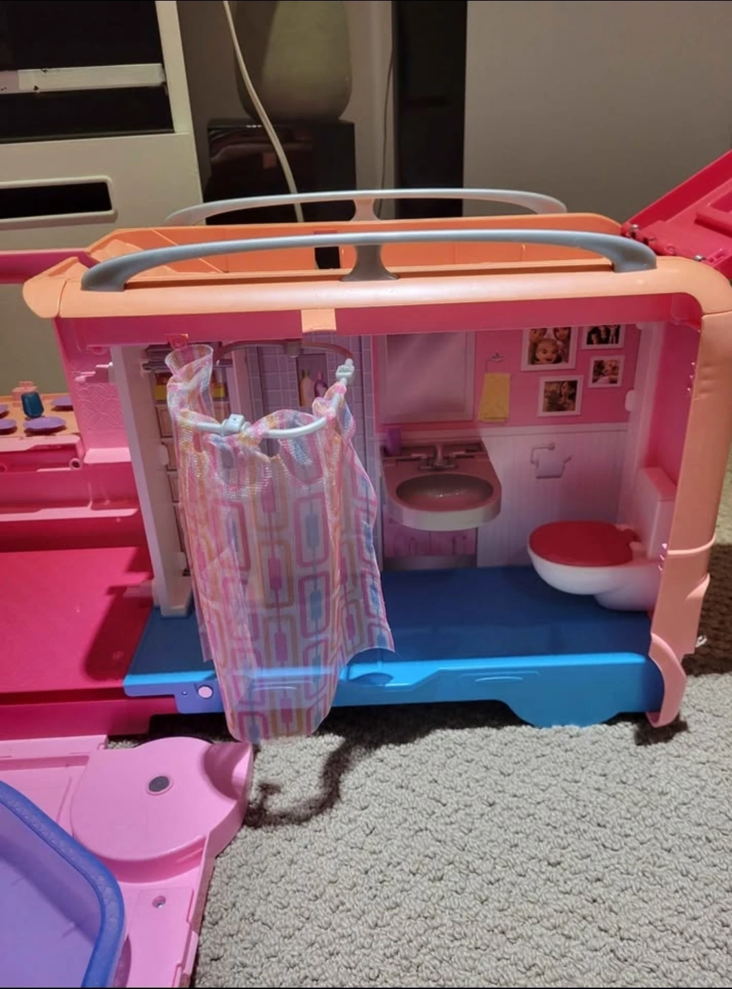 Barbie Dreamcamper Vehicle Playset - photo 5