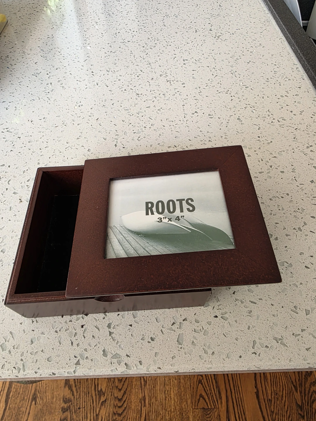Roots wooden keepsake box with photo frame lid - photo 3