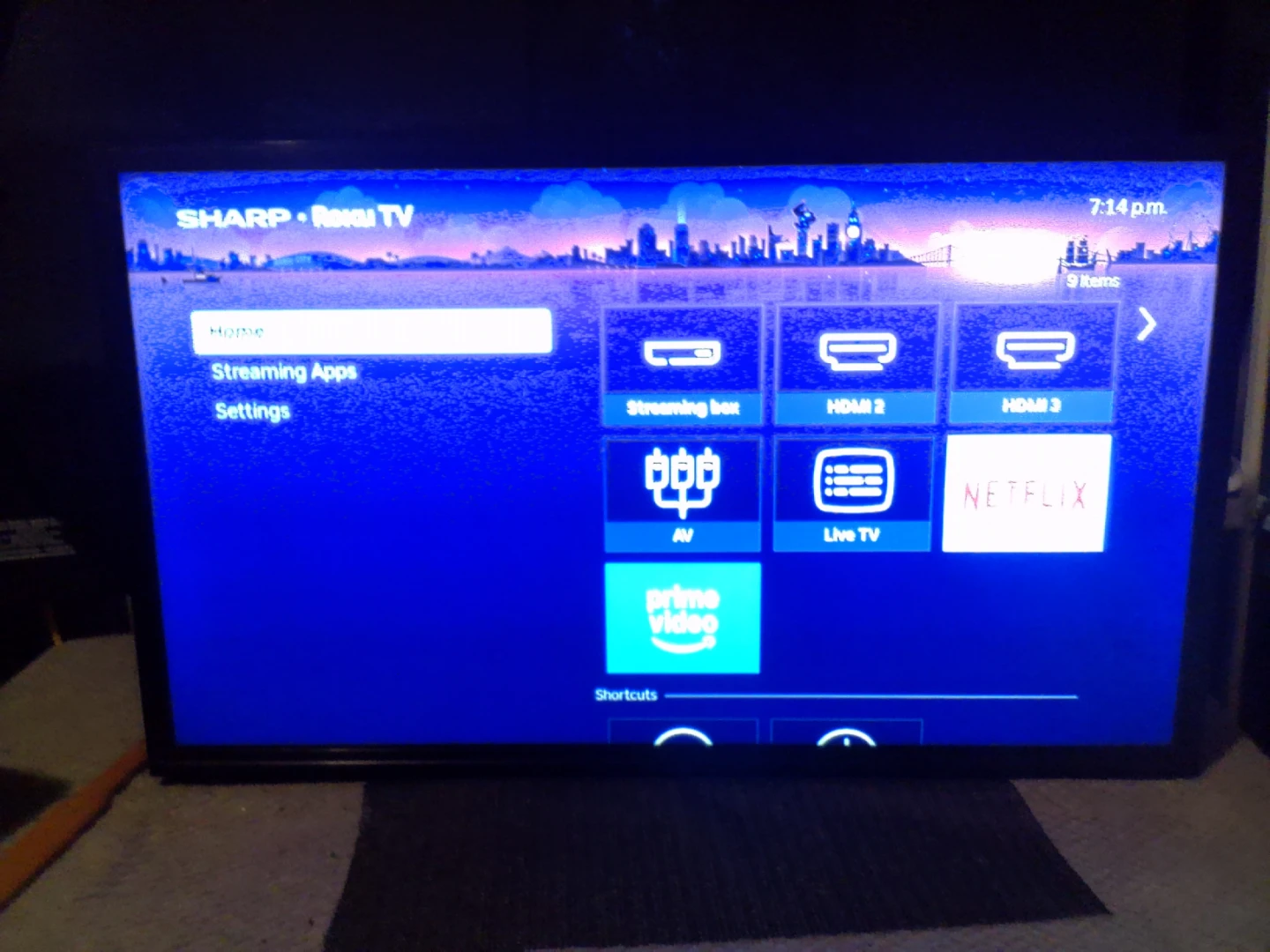 32" Sharp Roku TV - photo 2
