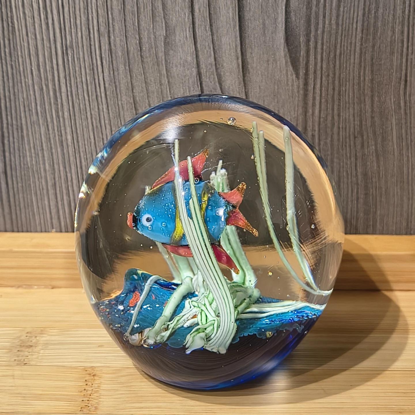 Vintage Murano-style art glass aquarium paperweight - photo 2