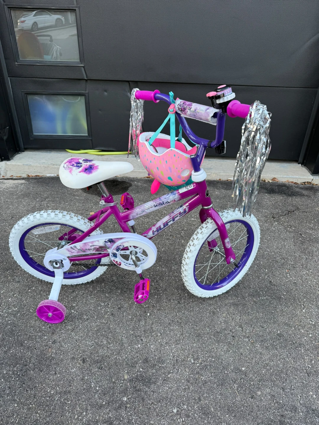 Huffy Seastar Kids Bike with Training Wheels and Helmet - photo 2